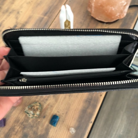 Black Wallet with Angel Wing Design NWOT - Picture 3 of 3